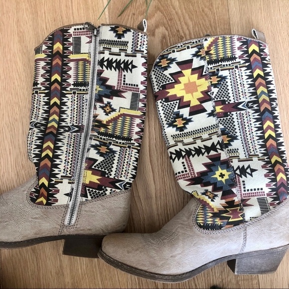 SALE ⬇️ COLOURED AZTEC PATTERN COWBOY BOOTS - 8 - Picture 5 of 8